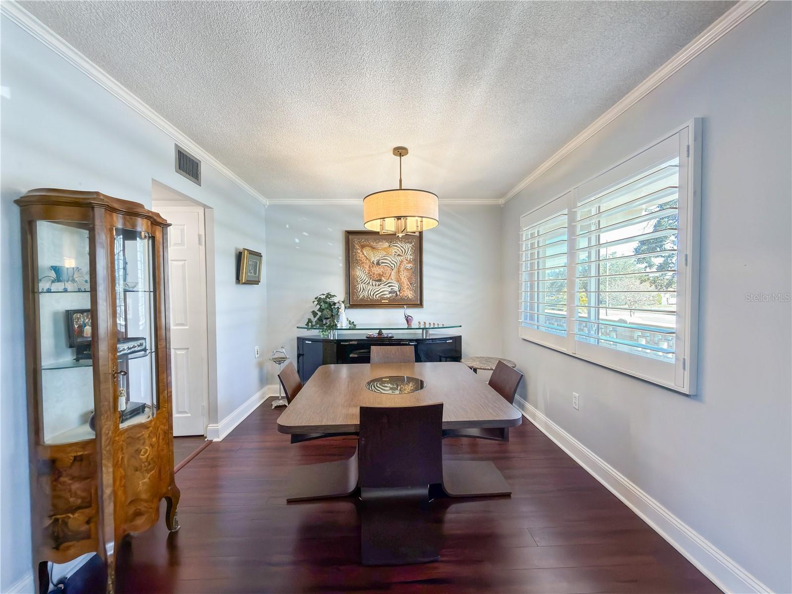 GATEWAY SQUARE APTS - Residential