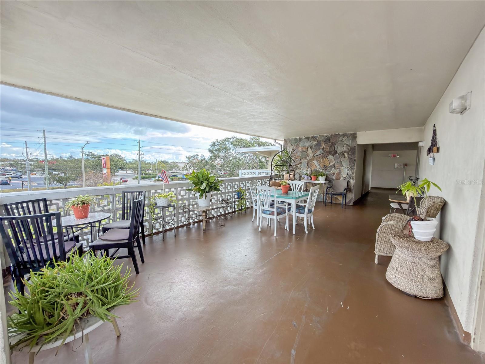 GATEWAY SQUARE APTS - Residential