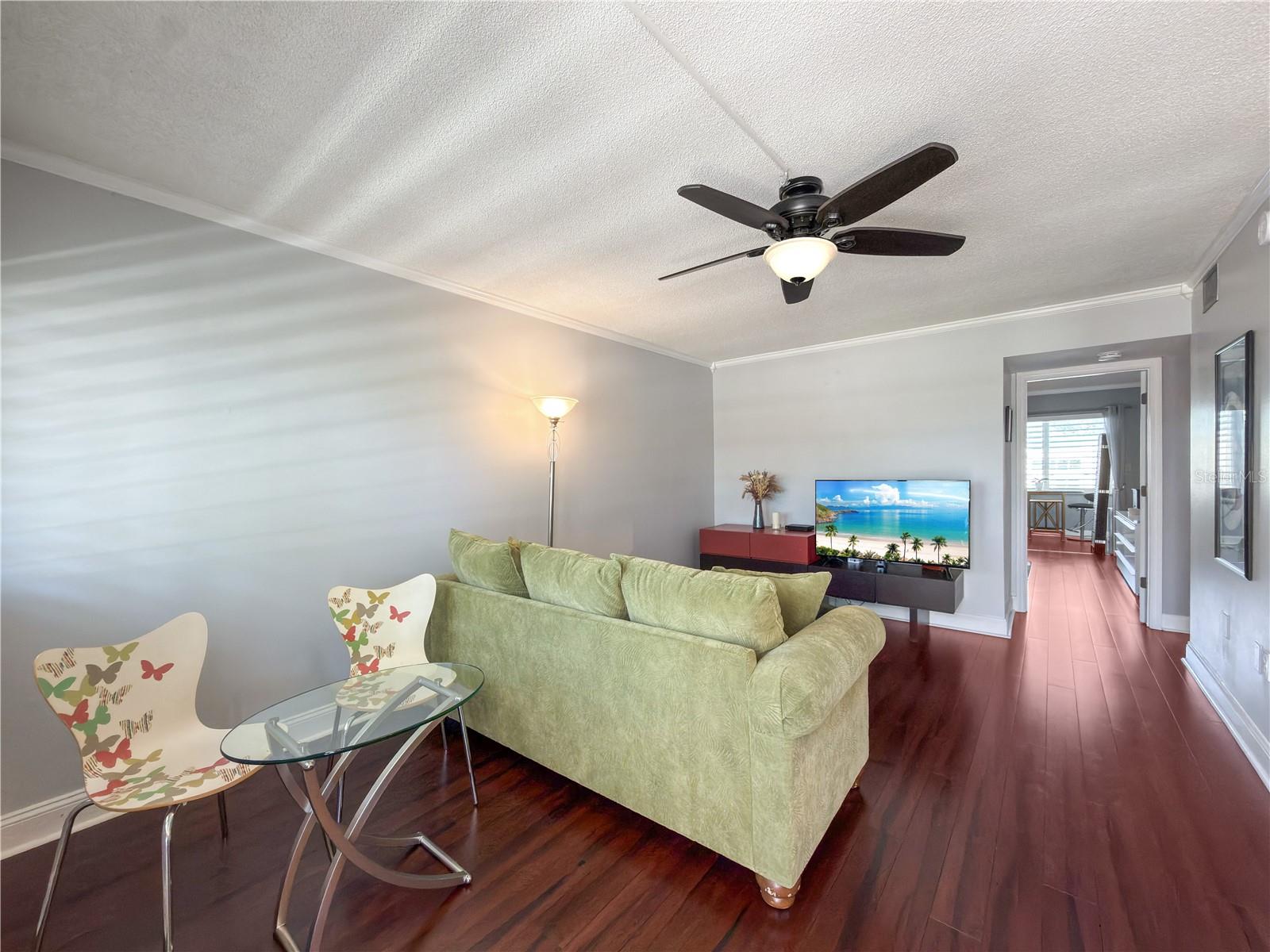 GATEWAY SQUARE APTS - Residential