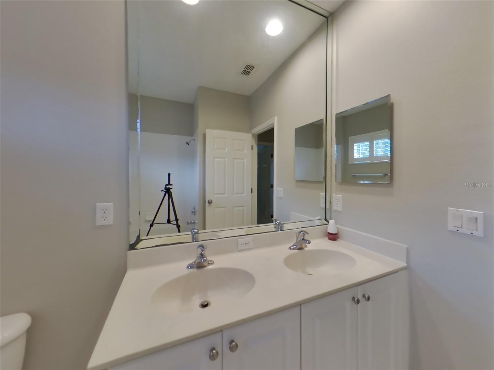 SUMMERPORT PH 03 - Residential Lease