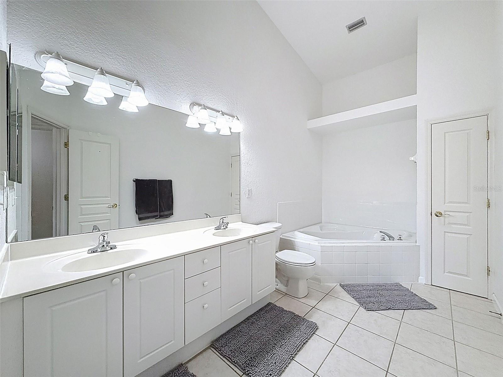 SEASIDE ESTATES - Residential