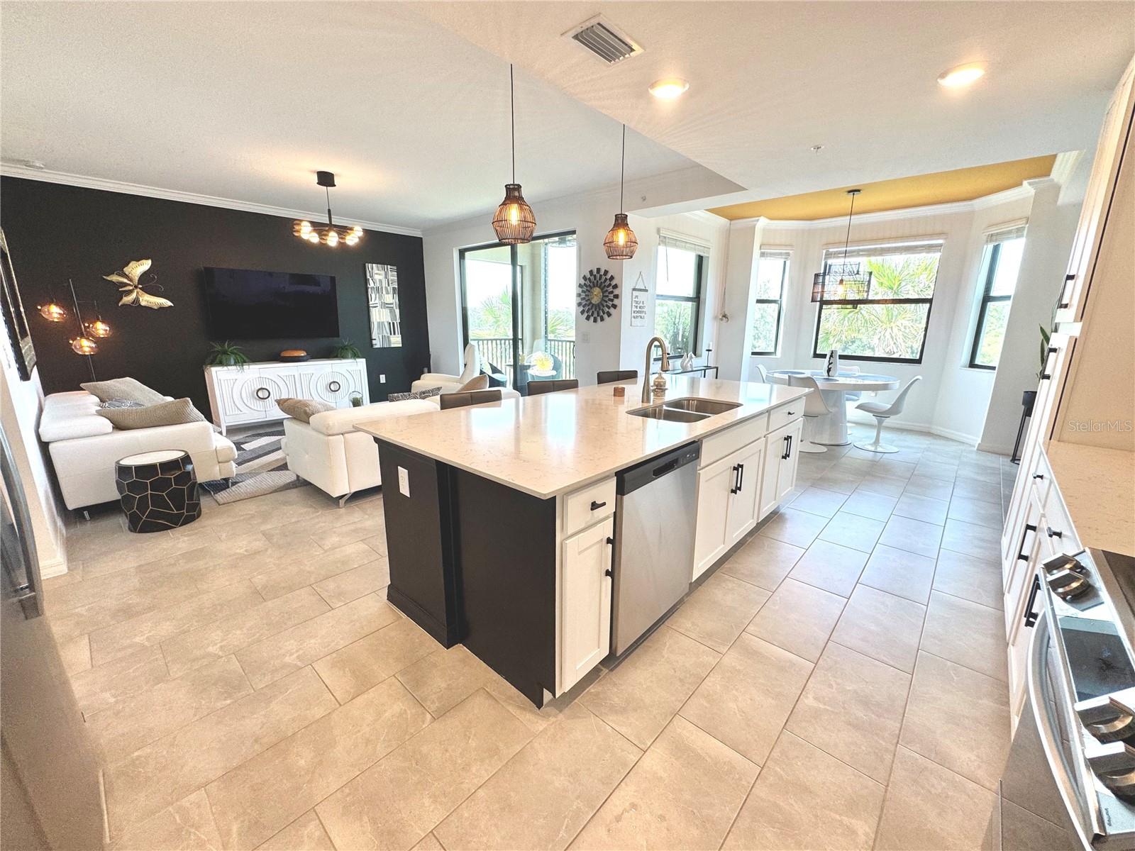 LAKEWOOD NATIONAL - Residential Lease