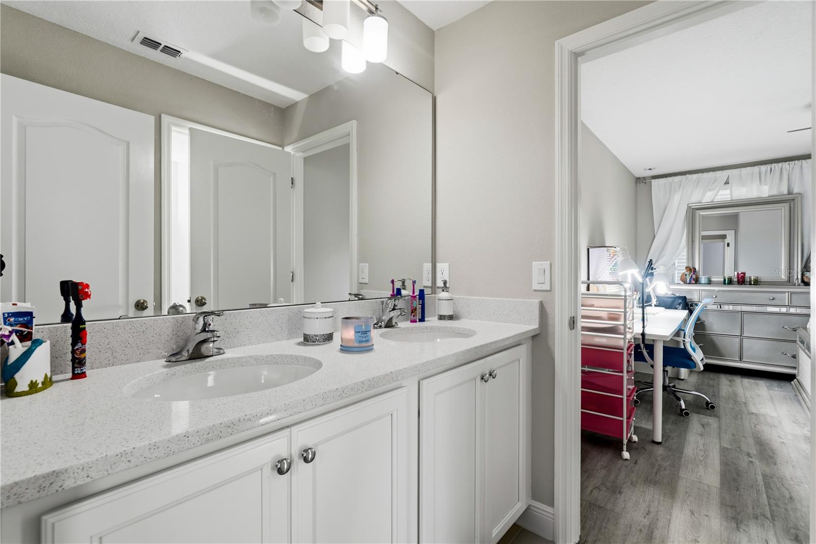 LATHAM PARK SOUTH - Residential
