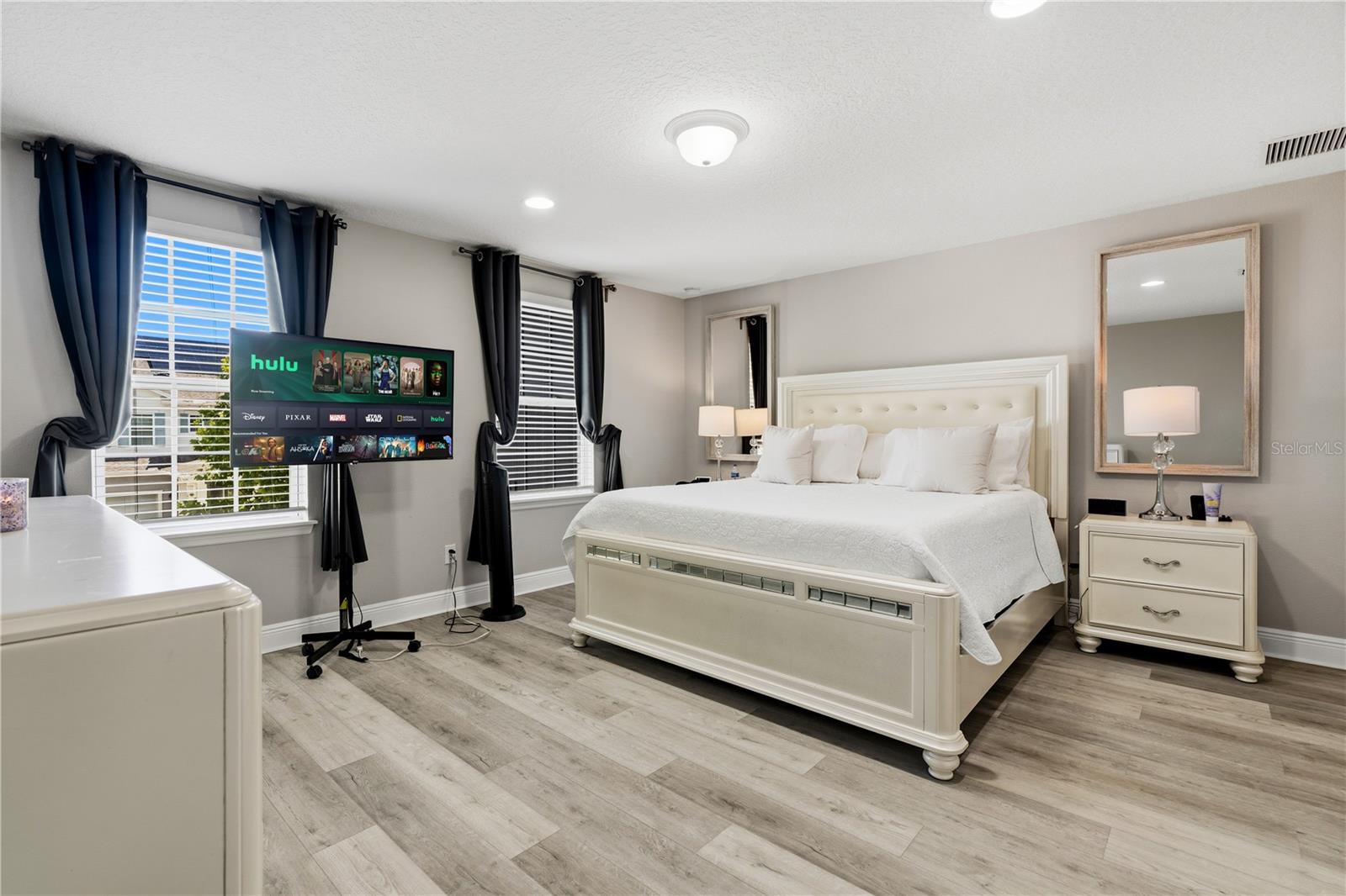 LATHAM PARK SOUTH - Residential
