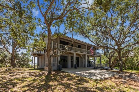 A home in CEDAR KEY