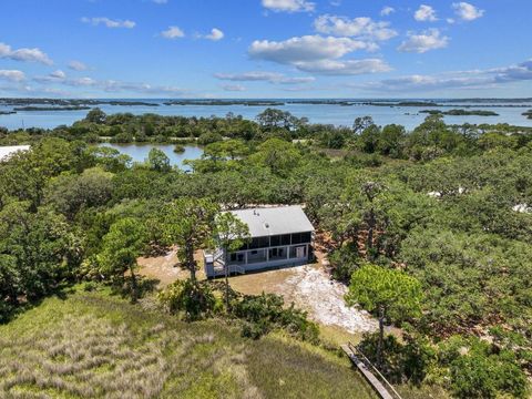 A home in CEDAR KEY