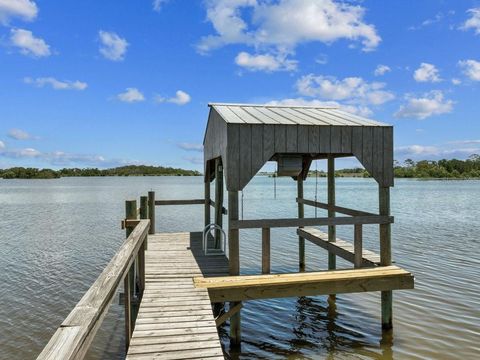 A home in CEDAR KEY