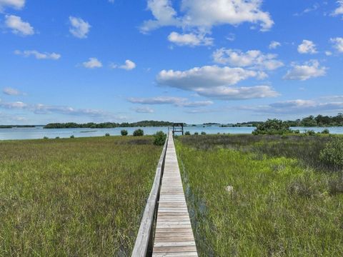 A home in CEDAR KEY