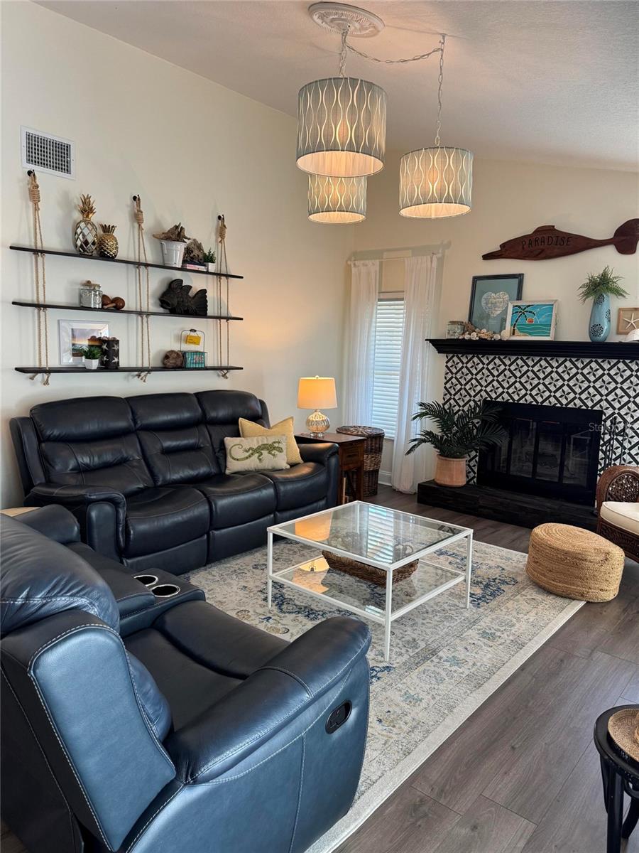 BLOOMINGDALE SEC W - Residential