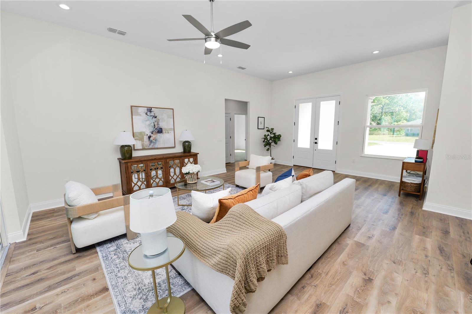 SUN N LAKE - Residential