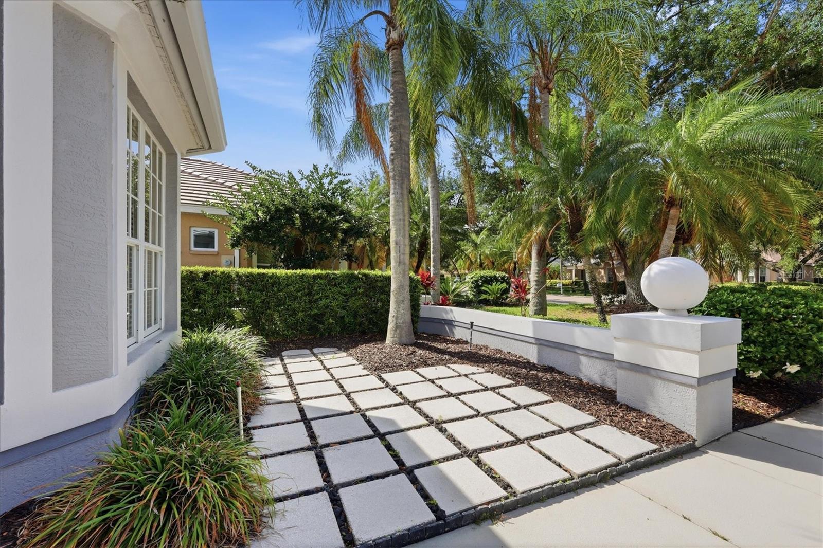 7131 KENSINGTON COURT