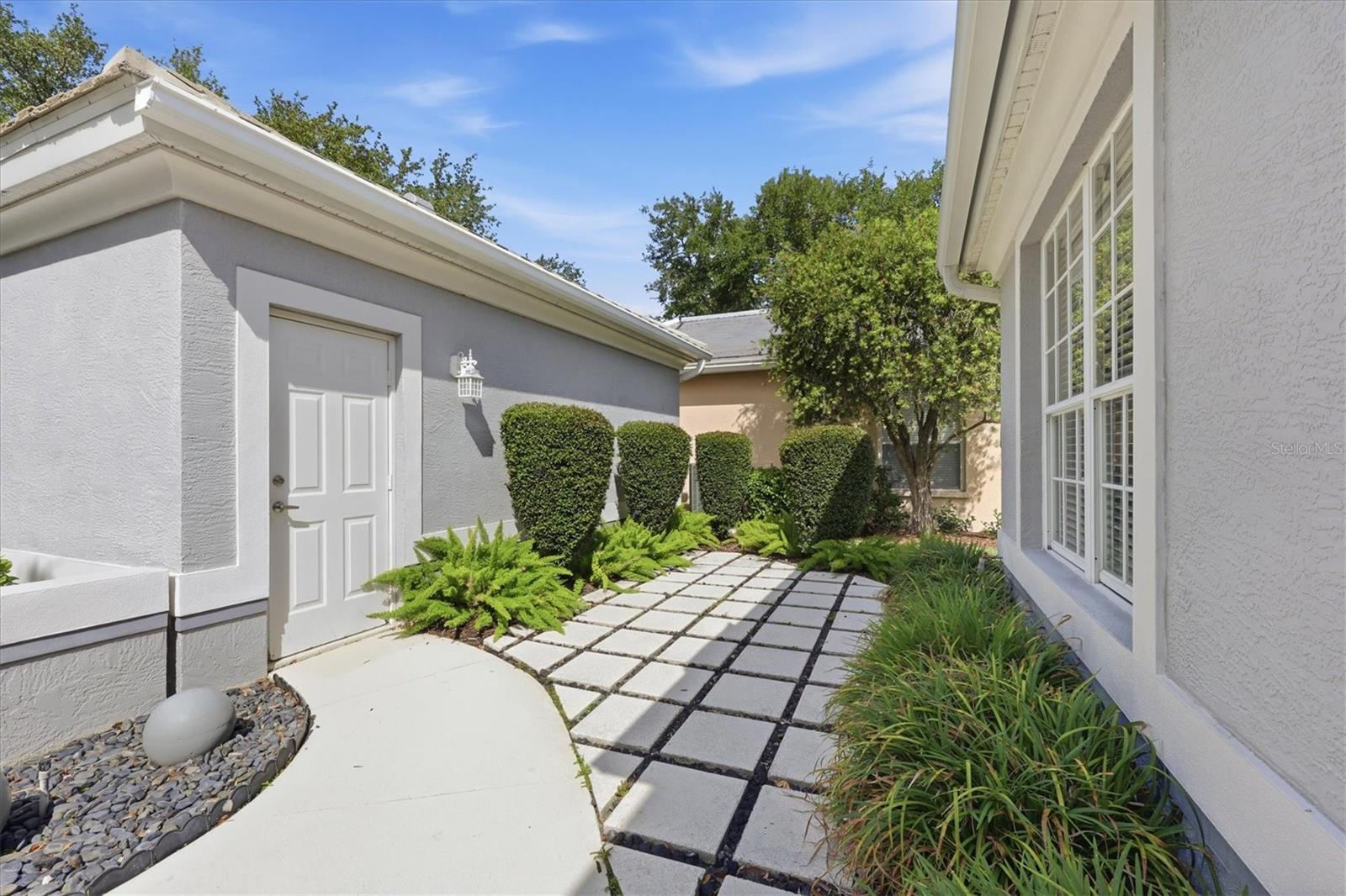 7131 KENSINGTON COURT