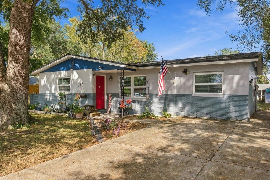 Photo of 134 Grove Drive, Haines City, FL 33844 (MLS # O6453664)