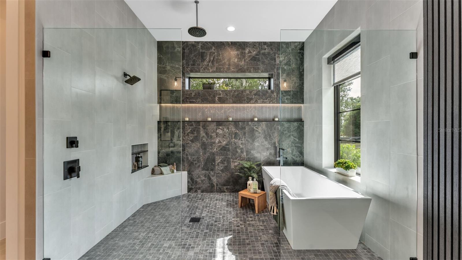 DELPHI HILLS - Residential