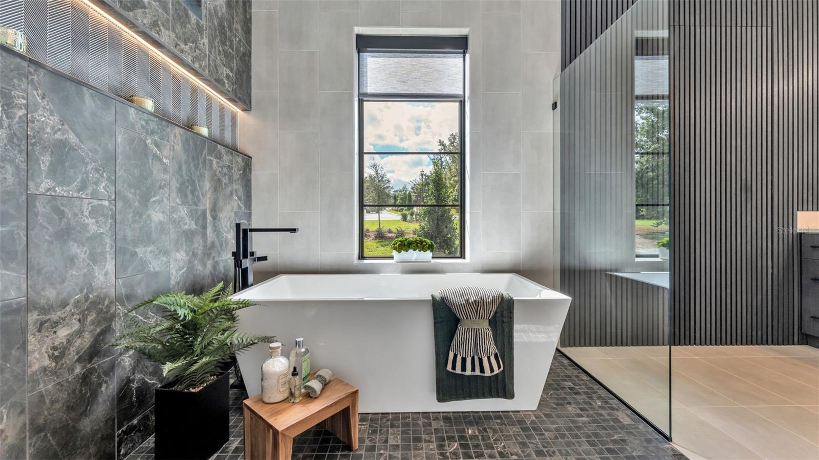 DELPHI HILLS - Residential