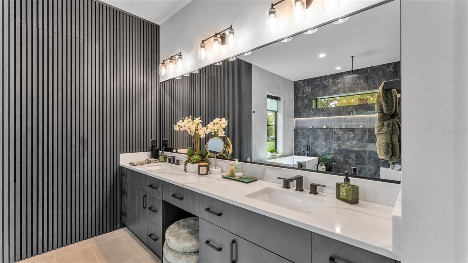 DELPHI HILLS - Residential