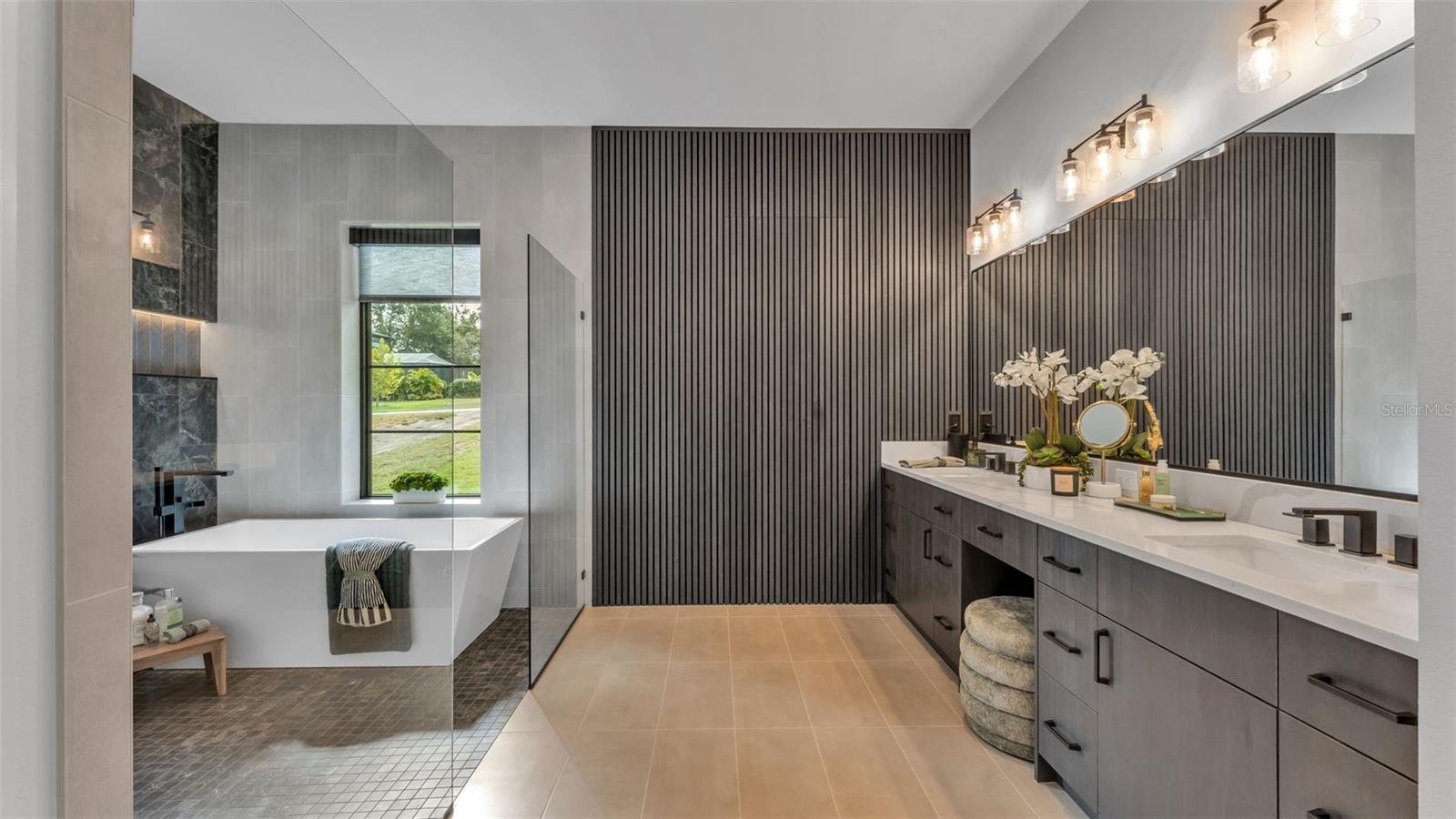 DELPHI HILLS - Residential