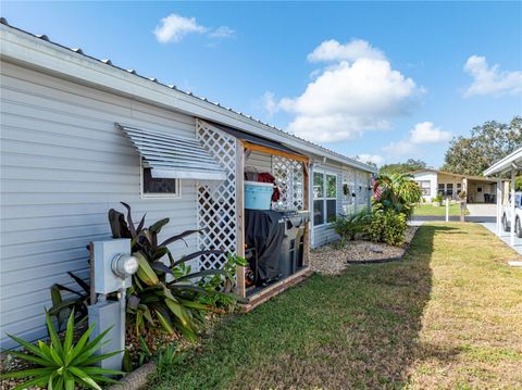 A home in WINTER HAVEN