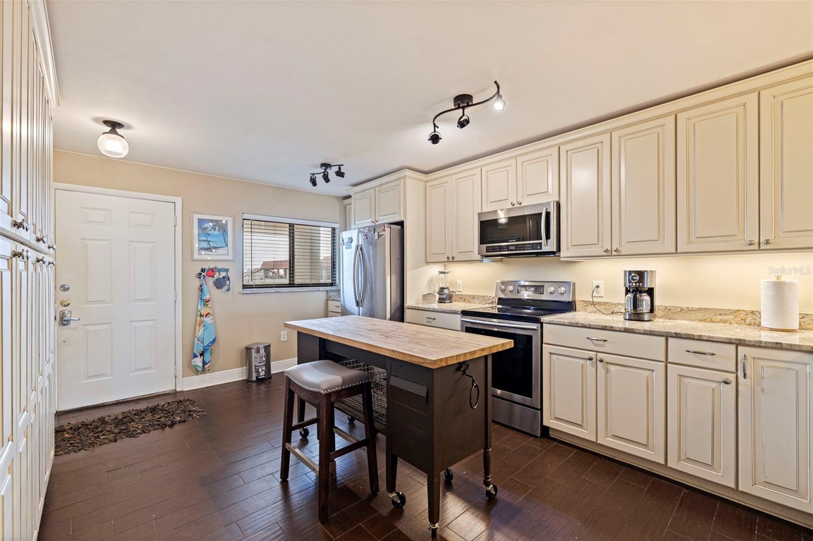 VILLAGE AT TIERRA VERDE CONDO - Residential