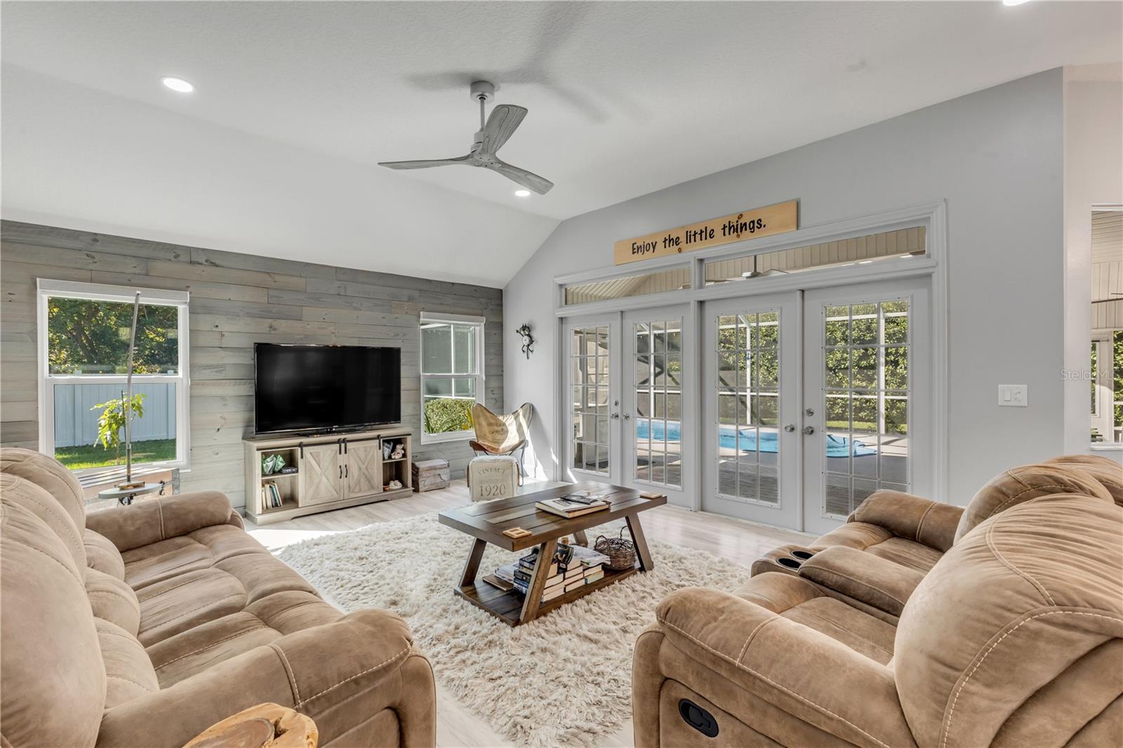 HUNTERS RIDGE - Residential