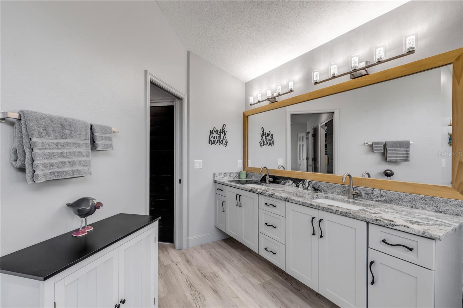 HUNTERS RIDGE - Residential