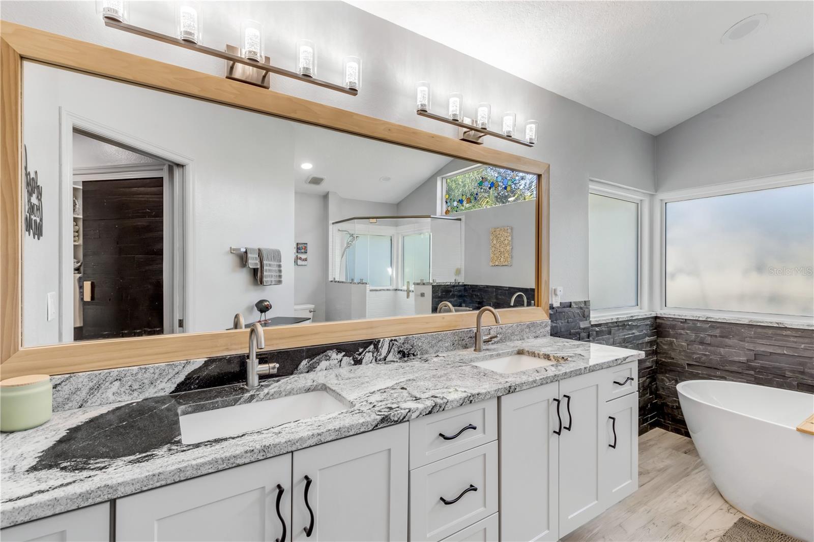 HUNTERS RIDGE - Residential