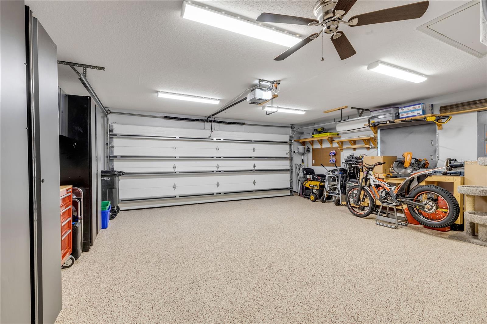 HUNTERS RIDGE - Residential