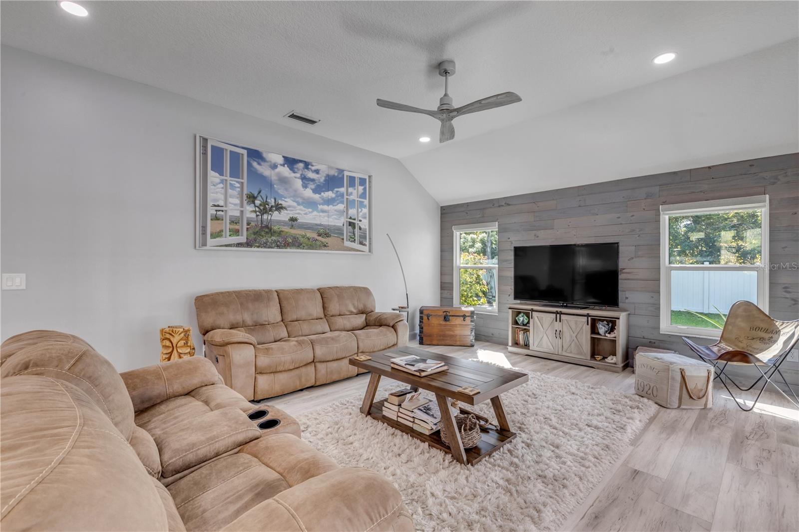 HUNTERS RIDGE - Residential