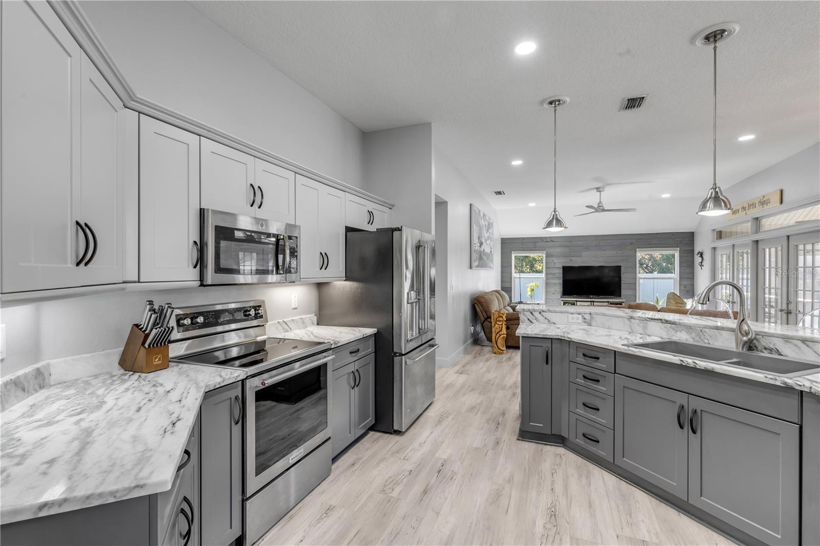 HUNTERS RIDGE - Residential