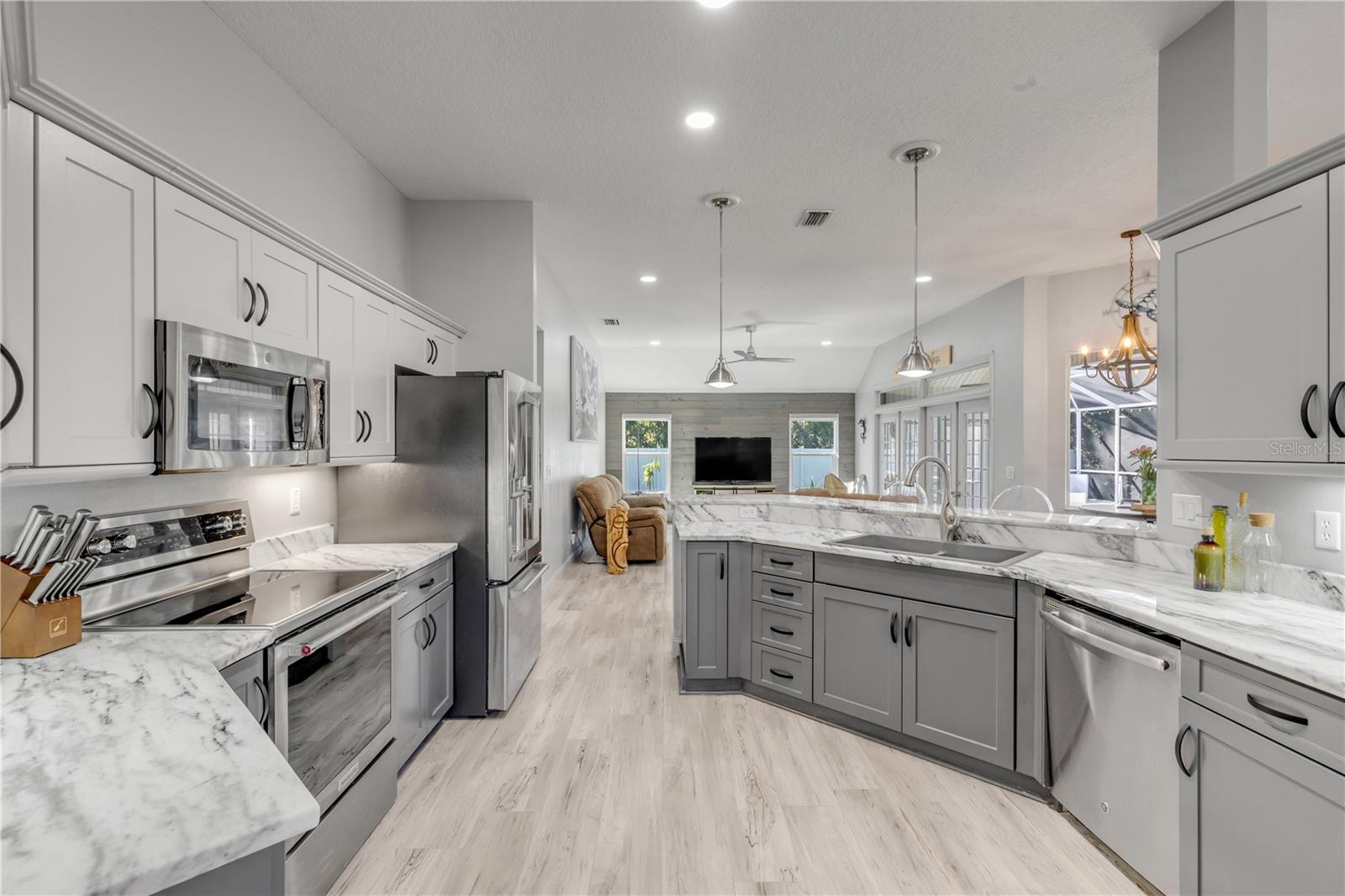 HUNTERS RIDGE - Residential