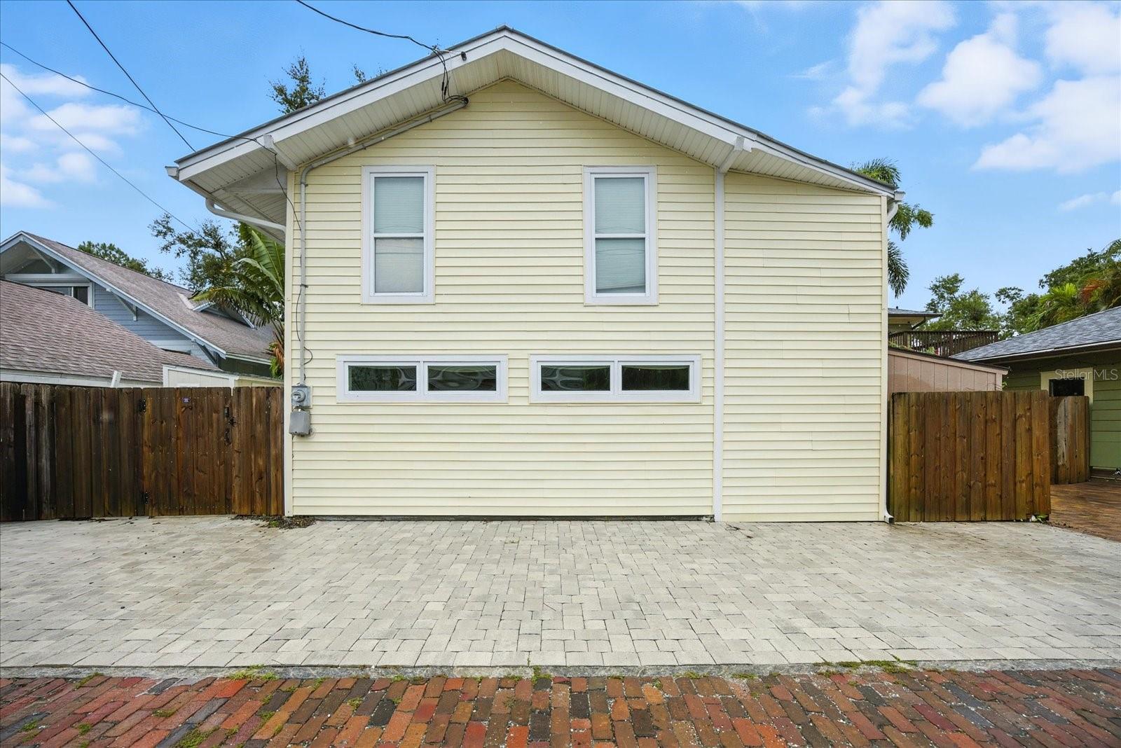 SNELL & HAMLETTS NORTH SHORE ADD - Residential Lease