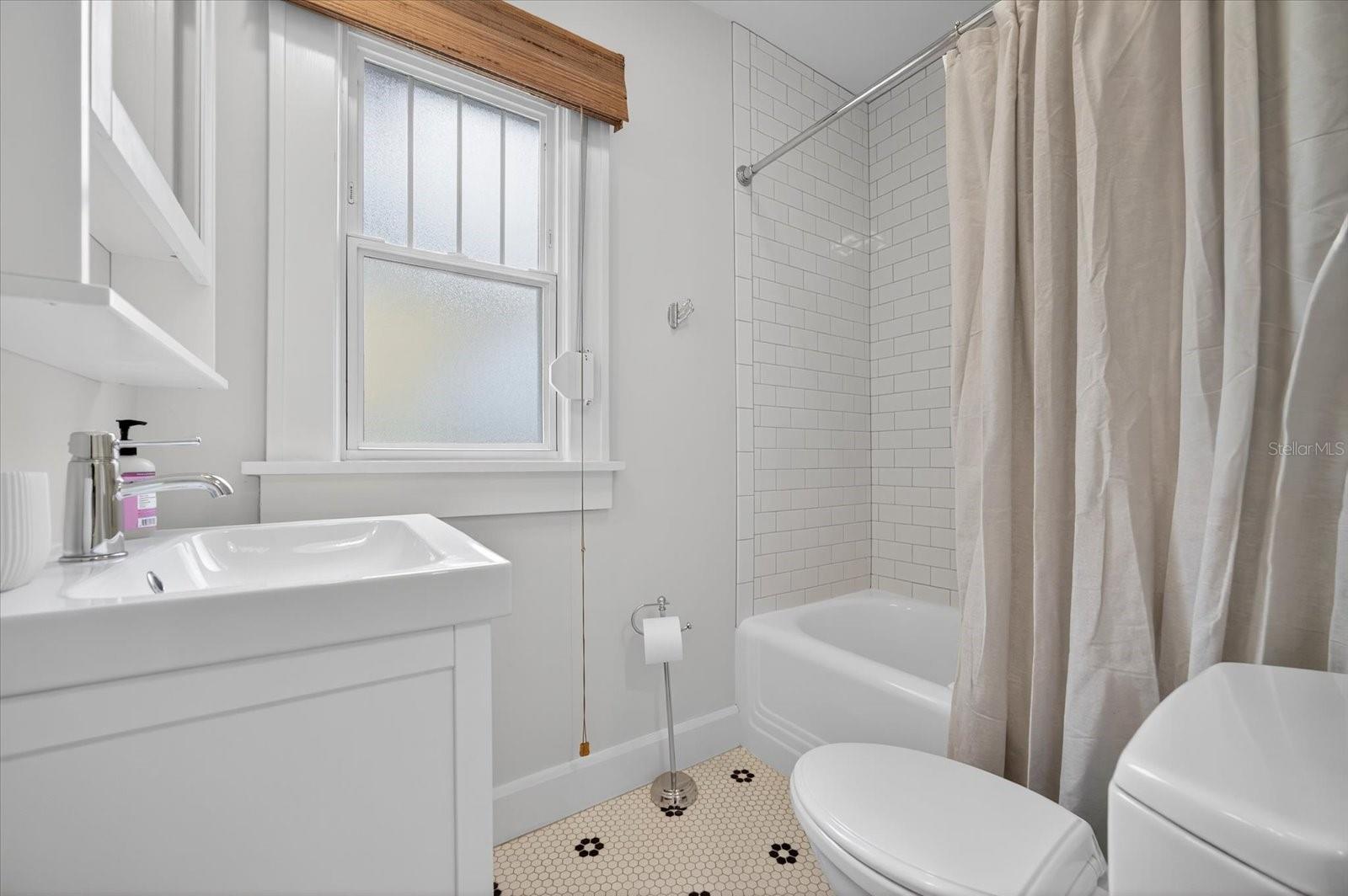 SNELL & HAMLETTS NORTH SHORE ADD - Residential Lease