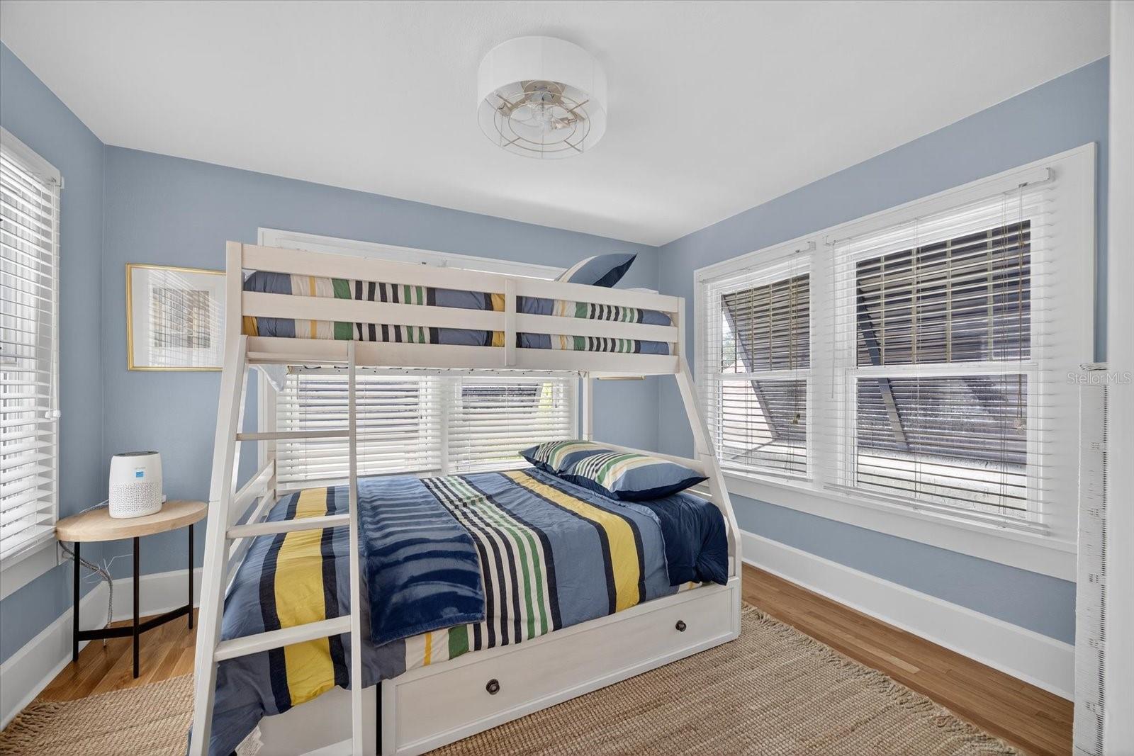 SNELL & HAMLETTS NORTH SHORE ADD - Residential Lease