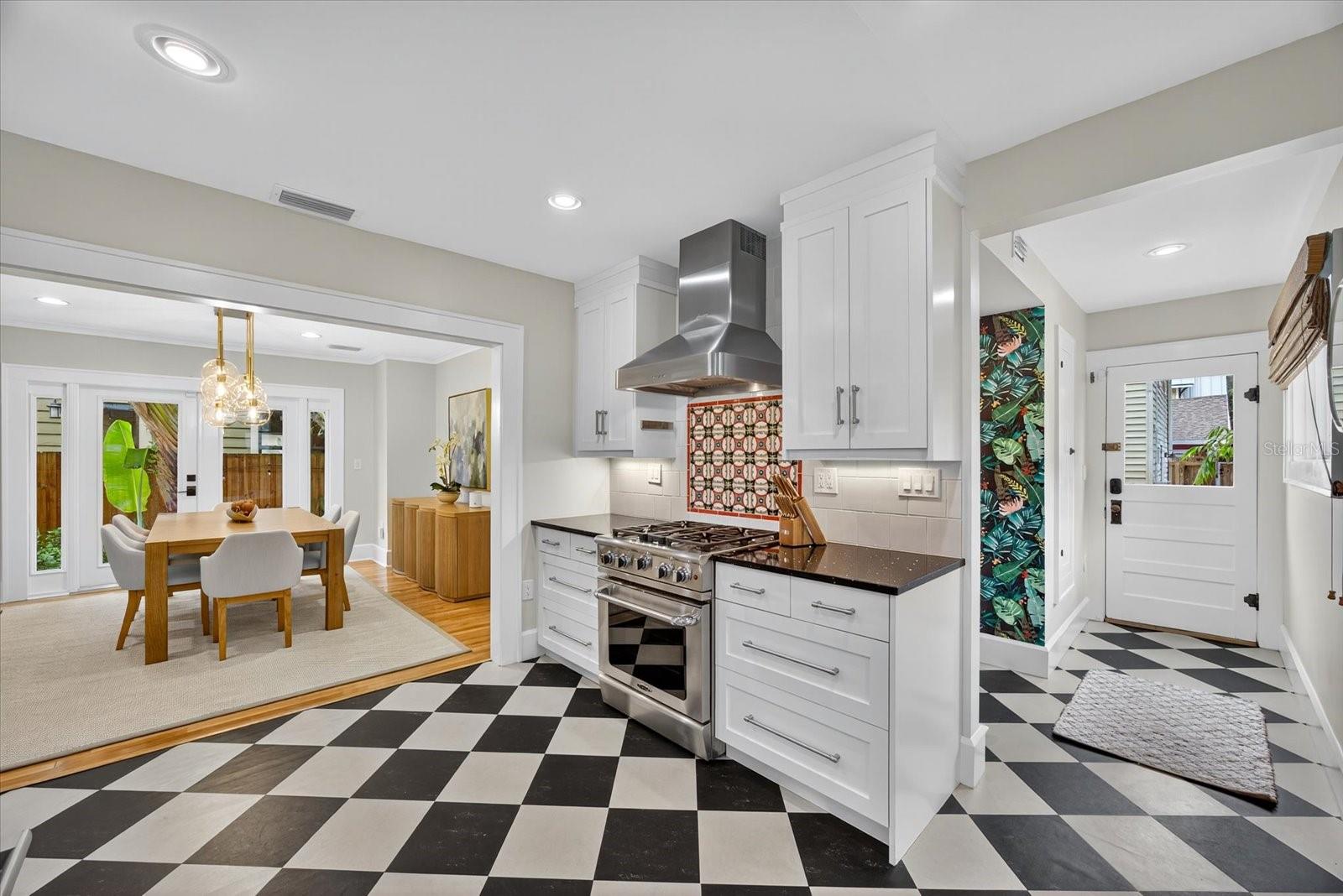 SNELL & HAMLETTS NORTH SHORE ADD - Residential Lease