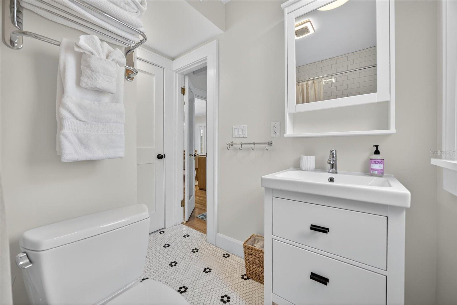 SNELL & HAMLETTS NORTH SHORE ADD - Residential Lease