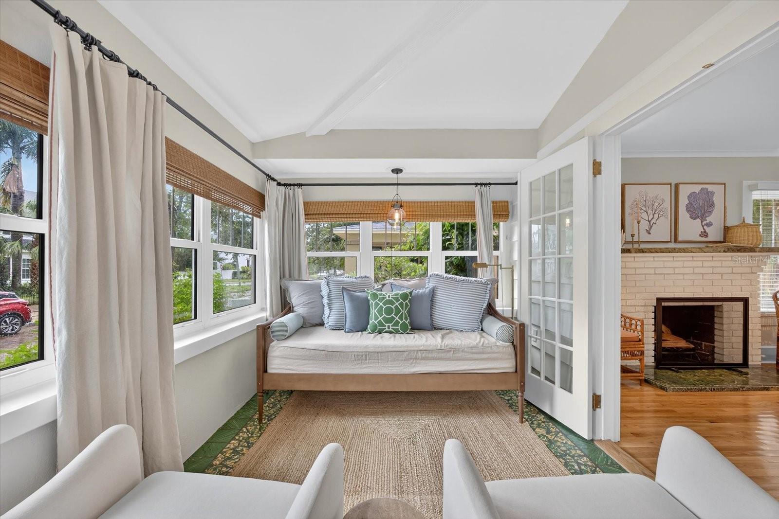 SNELL & HAMLETTS NORTH SHORE ADD - Residential Lease