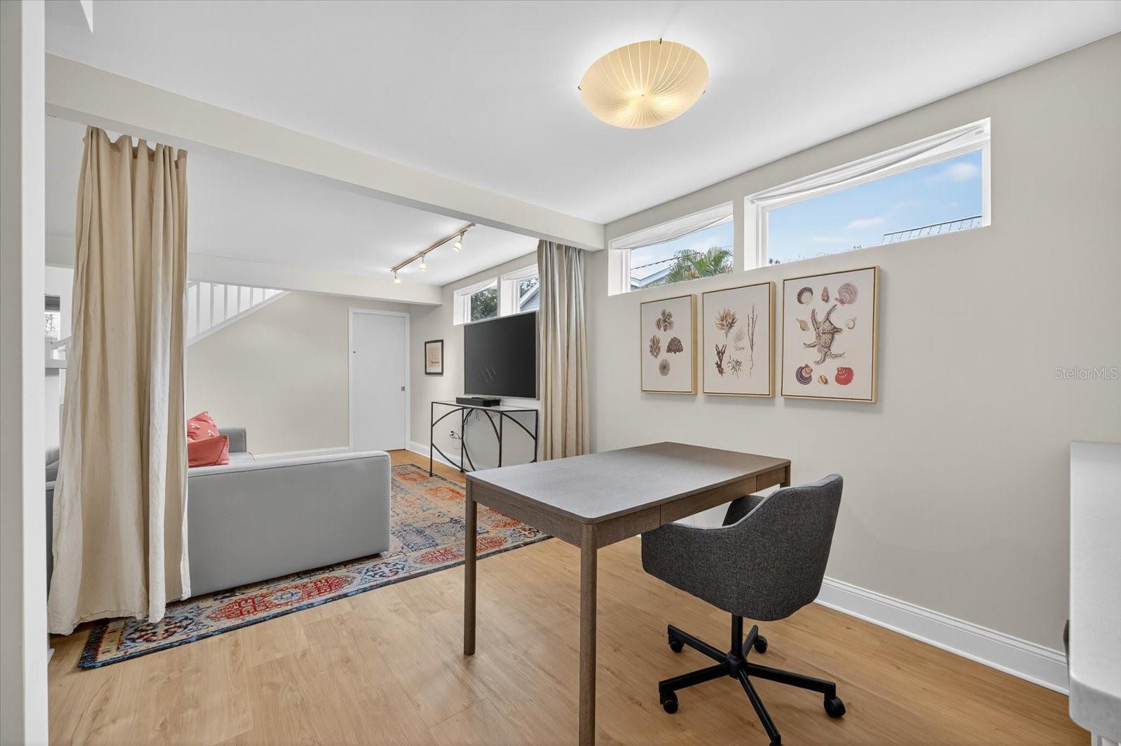 SNELL & HAMLETTS NORTH SHORE ADD - Residential Lease