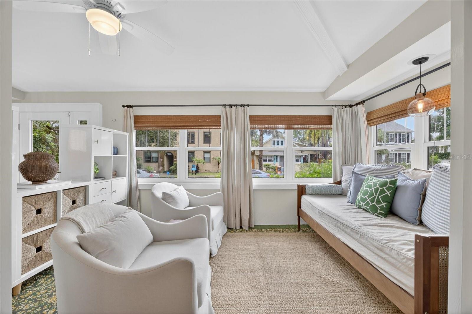 SNELL & HAMLETTS NORTH SHORE ADD - Residential Lease