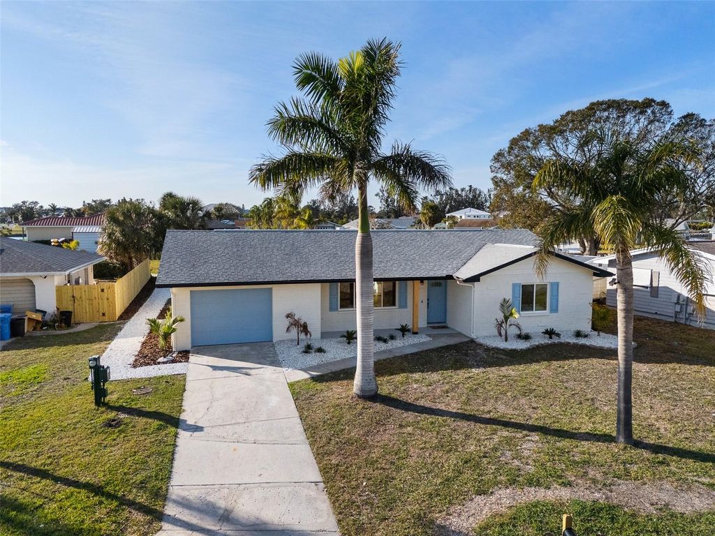 Photo of 105 12th Street SW, Ruskin, FL 33570 (MLS # O6349116)