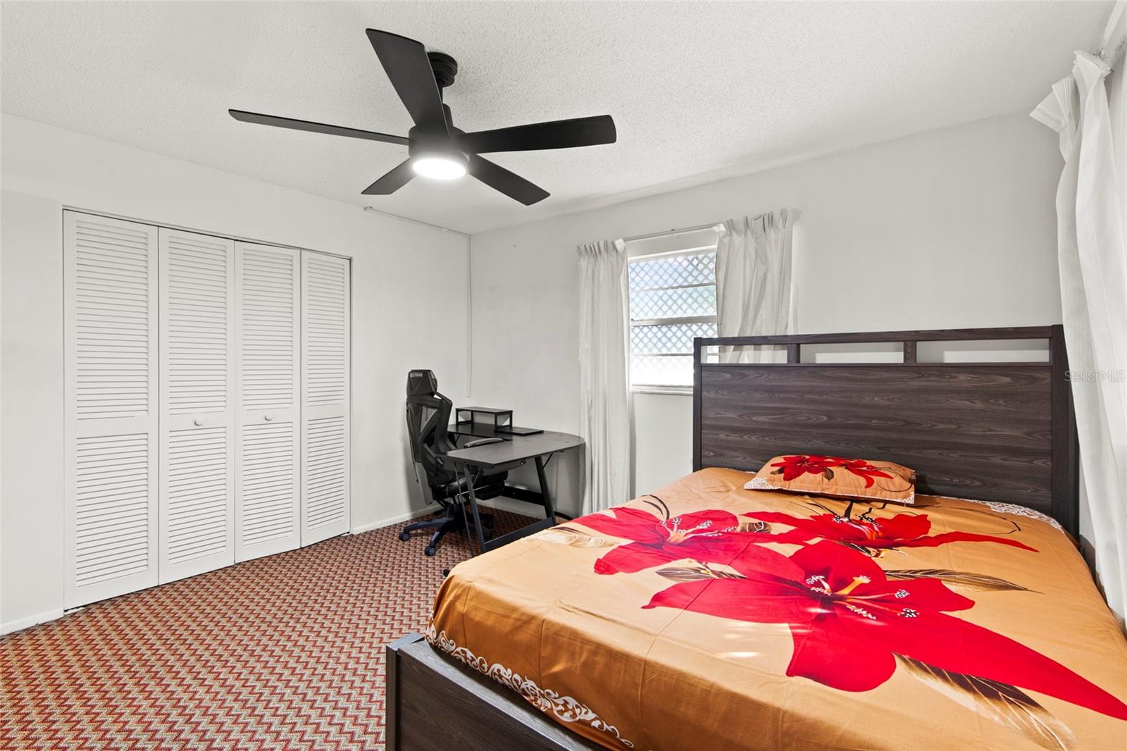 TOWN & COUNTRY ESTS - Residential