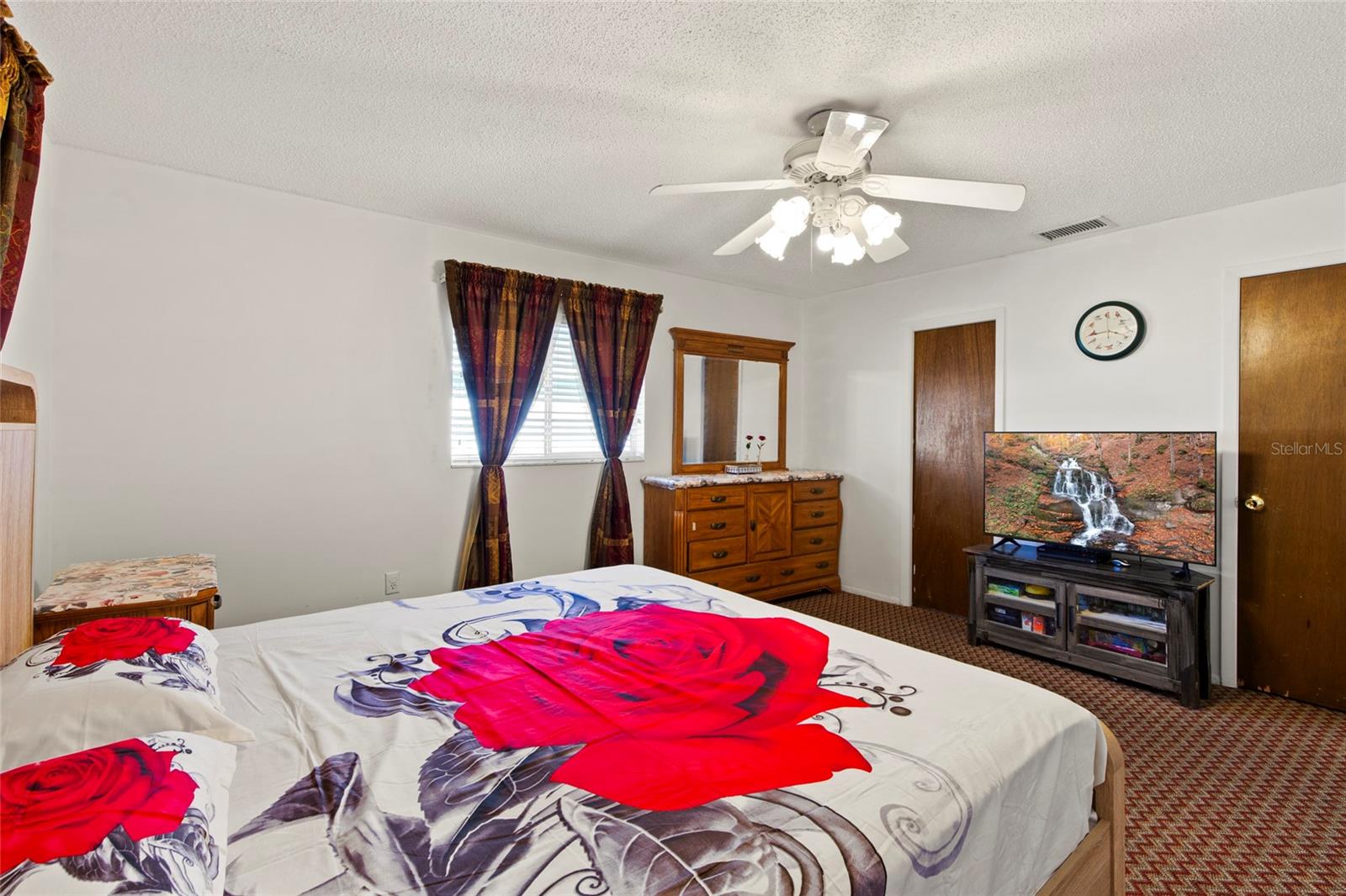 TOWN & COUNTRY ESTS - Residential