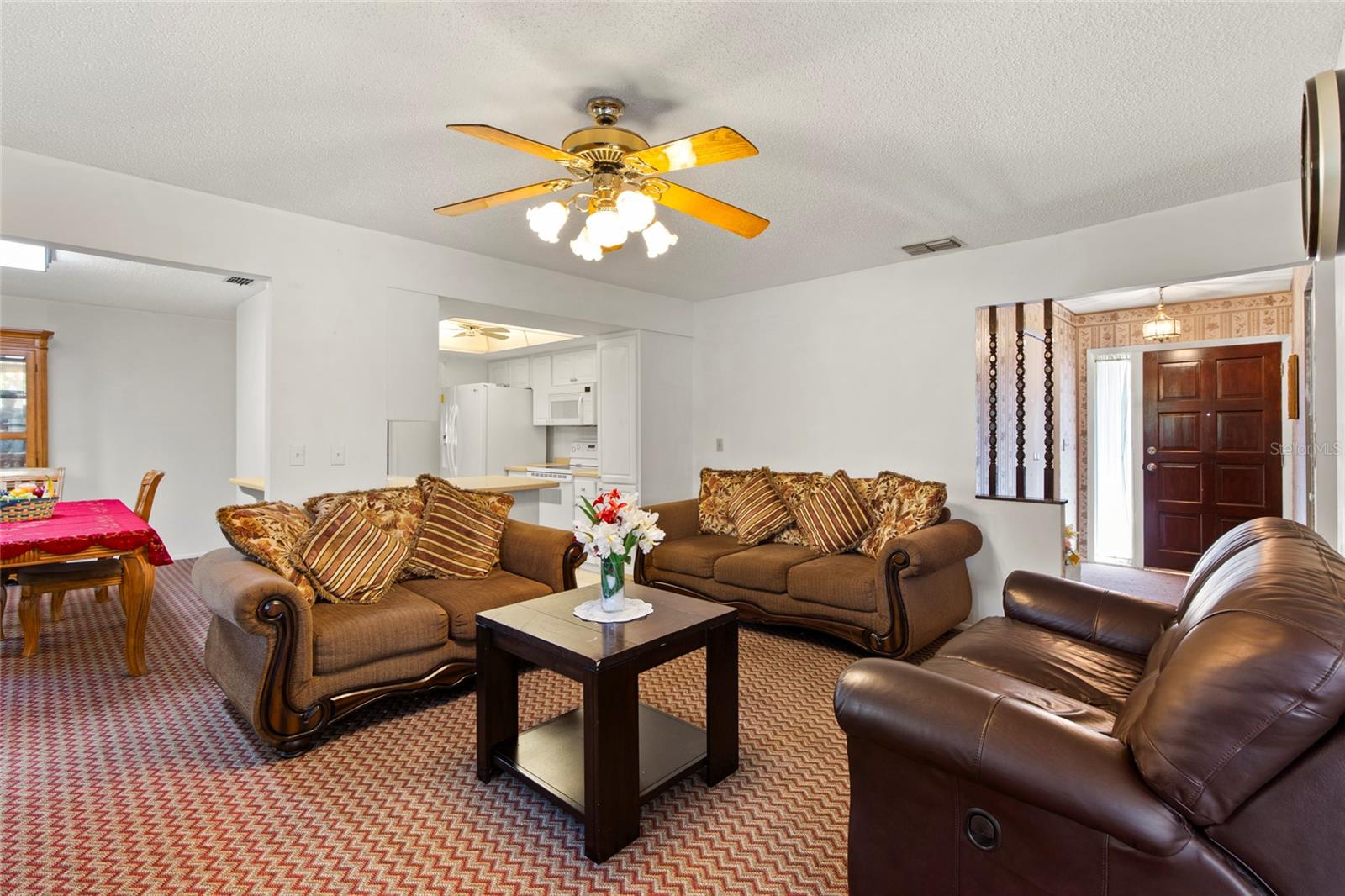 TOWN & COUNTRY ESTS - Residential