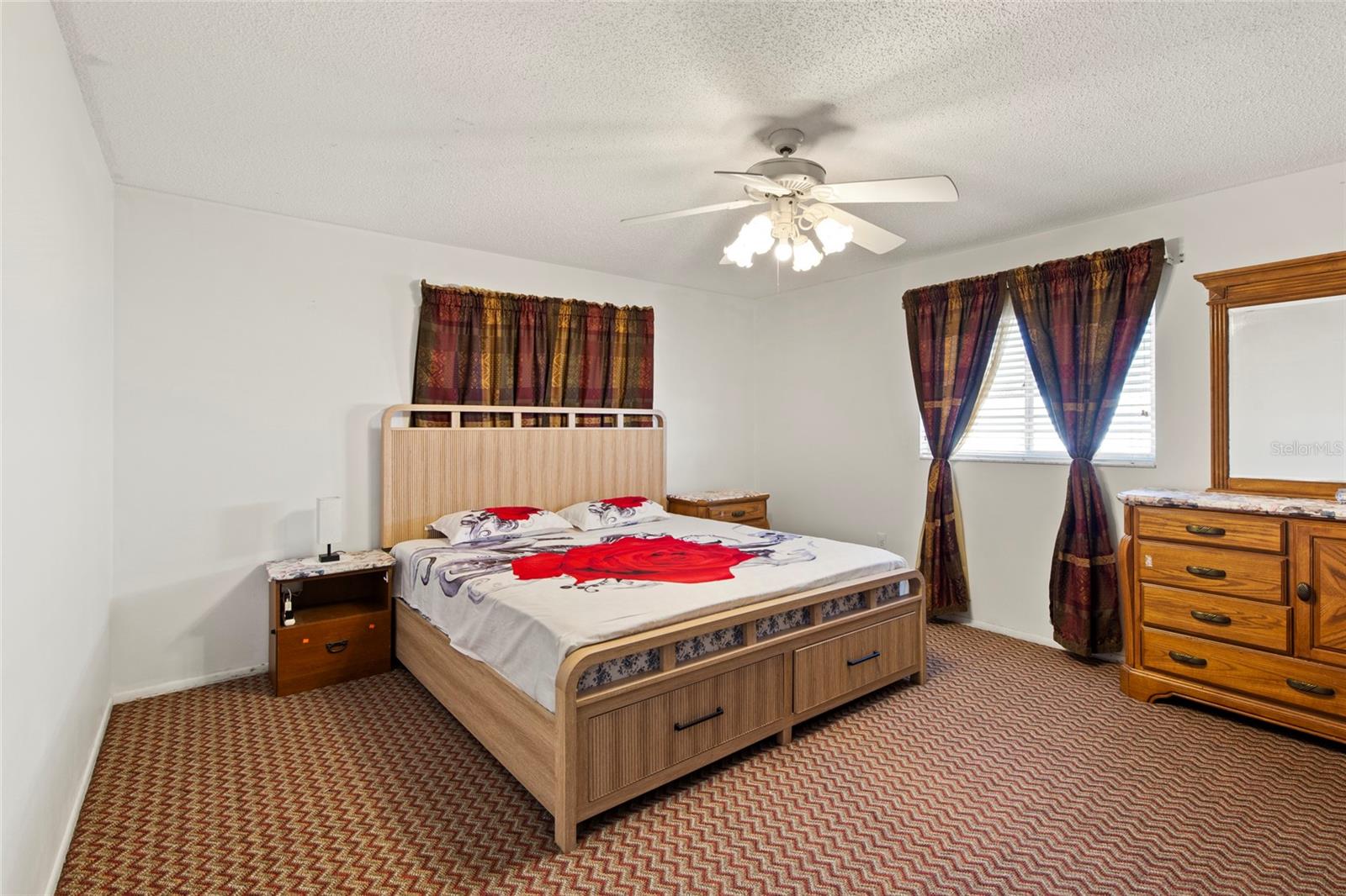 TOWN & COUNTRY ESTS - Residential