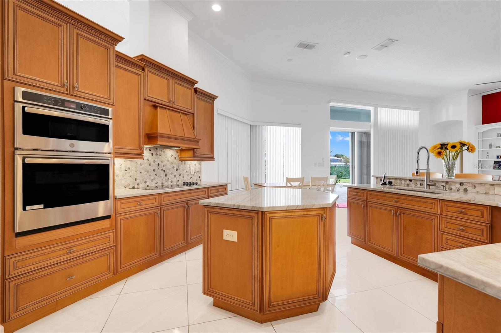 KENSINGTON PARK - Residential