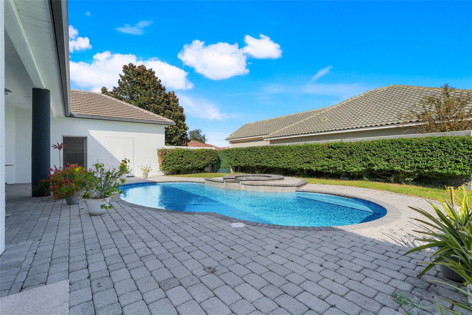 KENSINGTON PARK - Residential