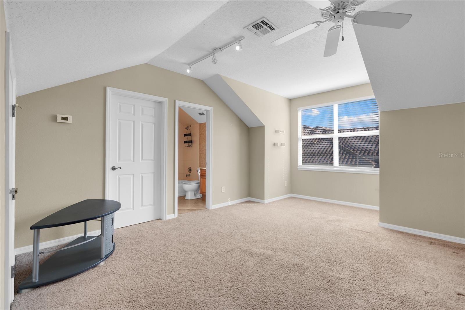 KENSINGTON PARK - Residential