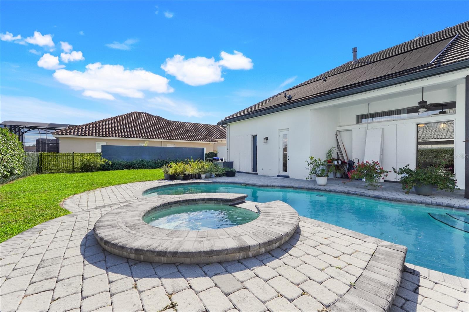 KENSINGTON PARK - Residential