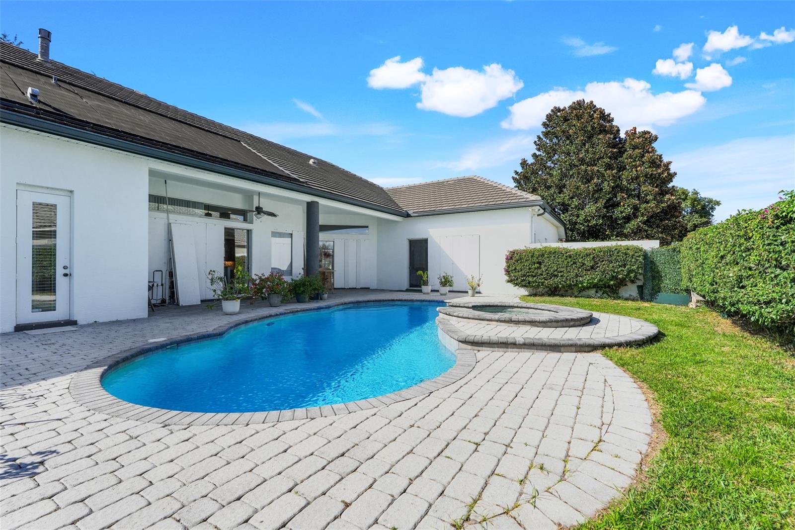 KENSINGTON PARK - Residential