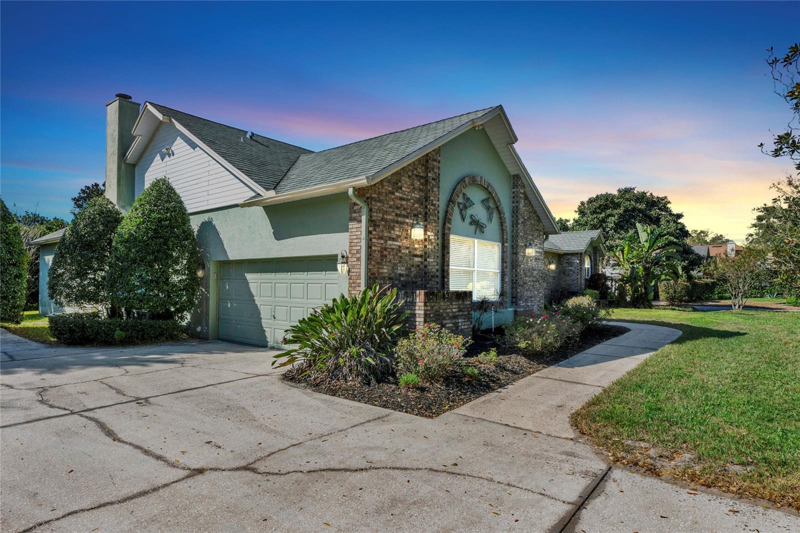 4537 WOODLANDS VILLAGE DRIVE
