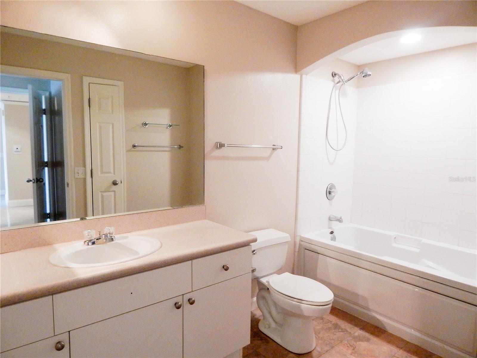 WAVERLY/LK EOLA - Residential